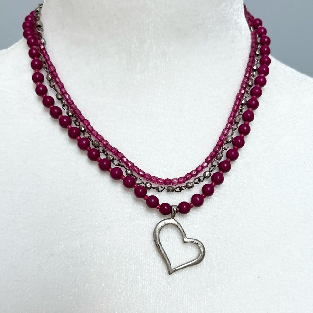 🍭6/$30 Pink multistrand beaded necklace with silver tone heart charm pendant Y2K